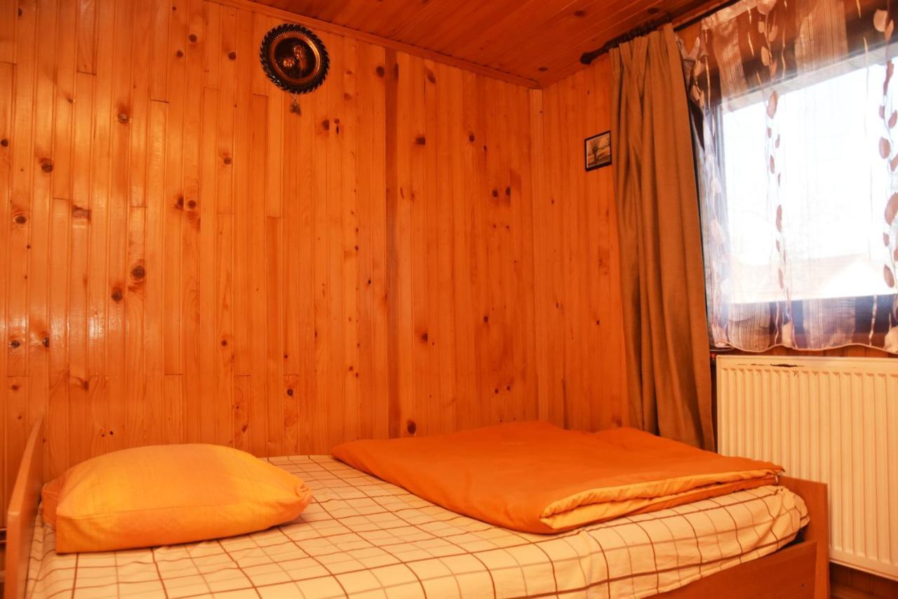 Guest House Mandrivnyi Rooms&Apartments Yasinya Dış mekan fotoğraf