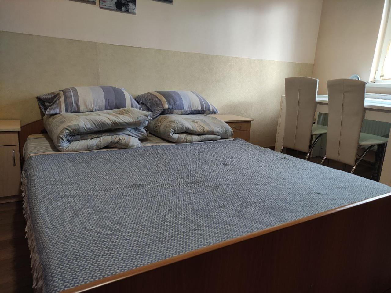 Guest House Mandrivnyi Rooms&Apartments Yasinya Dış mekan fotoğraf