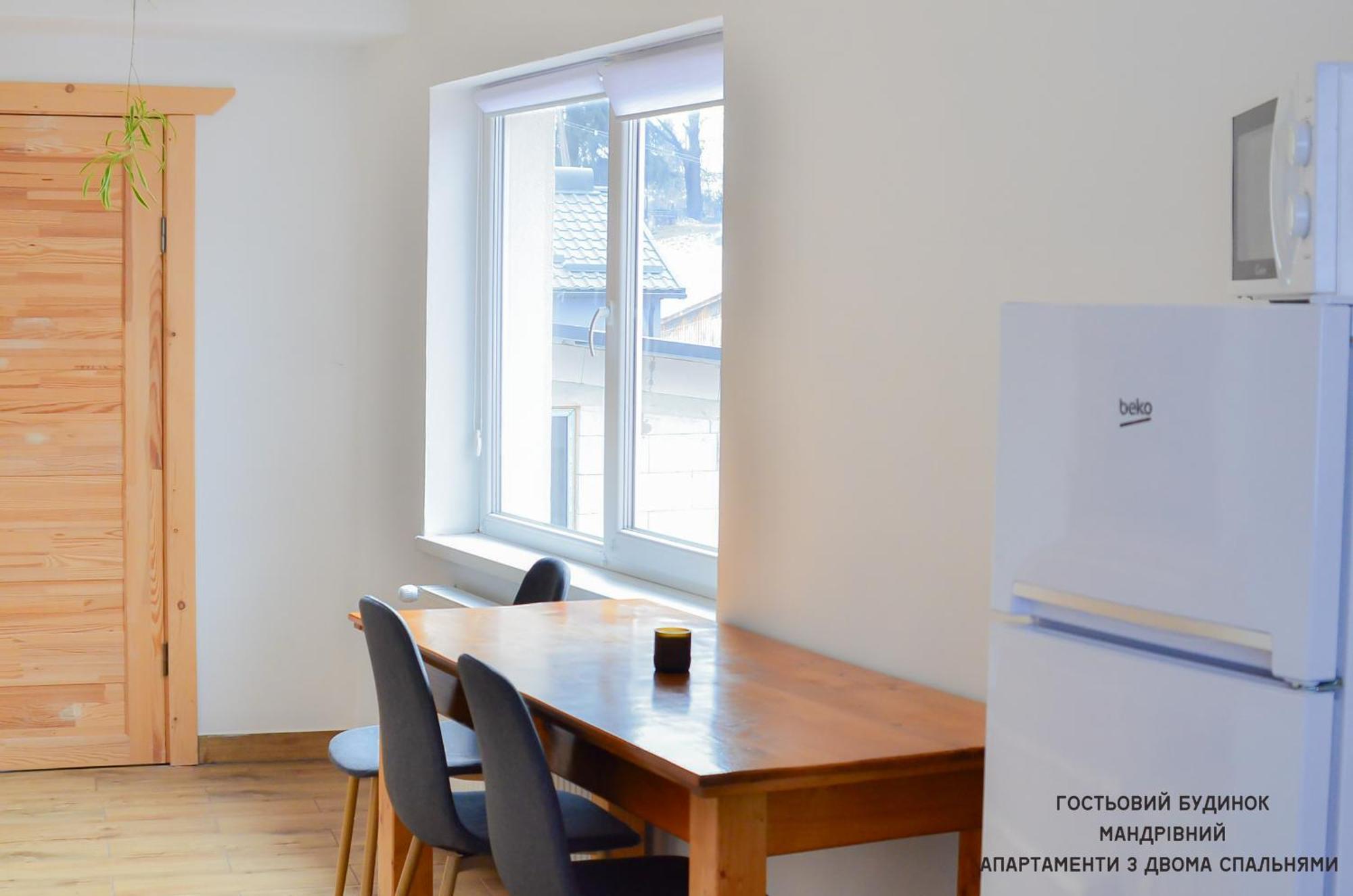 Guest House Mandrivnyi Rooms&Apartments Yasinya Dış mekan fotoğraf